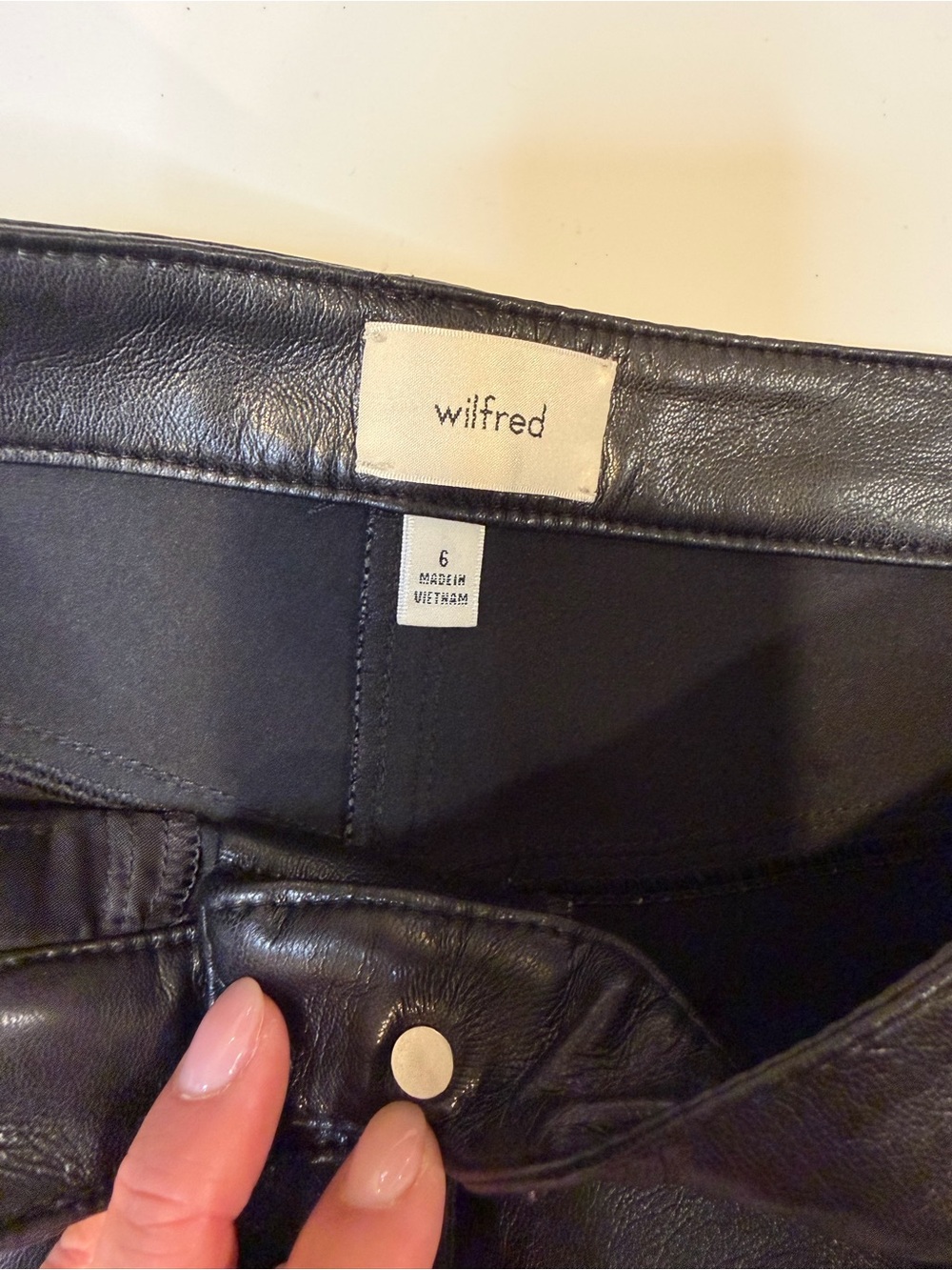 Wilfred Aritzia Melina Vegan Leather Pants Size 6 - Picture 3 of 8
